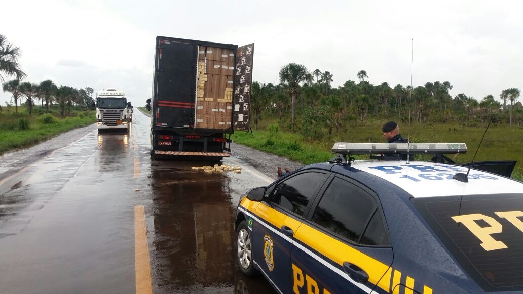 Momento da apreensão do caminhão IVECO/Tector 240, chegando em Campo Grande.