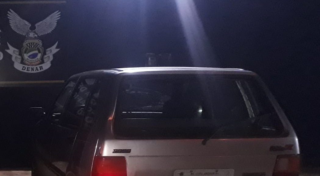 Dupla é presa com dois tabletes de cocaína frente ao aeroporto da Capital Dupla é presa com dois tabletes de cocaína frente ao aeroporto da Capital