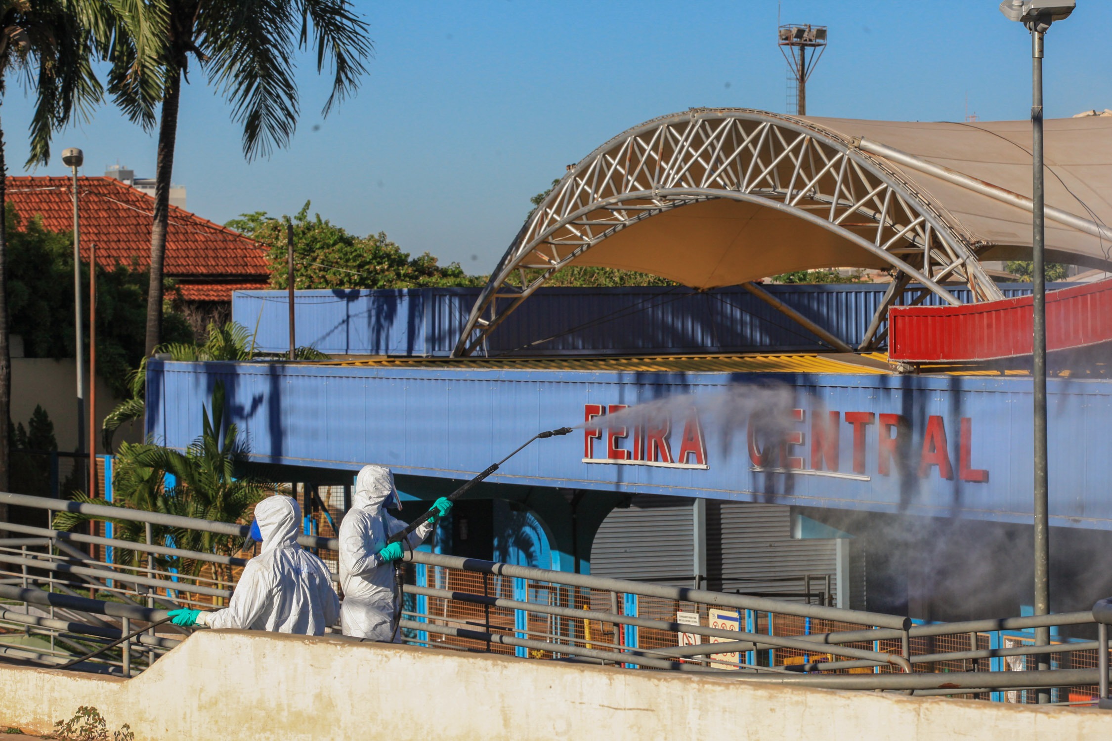 Feira Central passa por descontaminação na manhã desta quinta