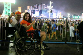 A cadeirante Cristiana Costa não aprovou a área destinada a pessoas com necessidades especiais no Rock in Rio Foto: Marcelo Theobald / Agência O Globo
