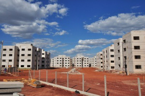 Apartamentos do residencial Vila Roma ficam na região oeste da cidade e vão atender famílias que estão na fila da casa própria (Foto: A. Frota/Assecom)