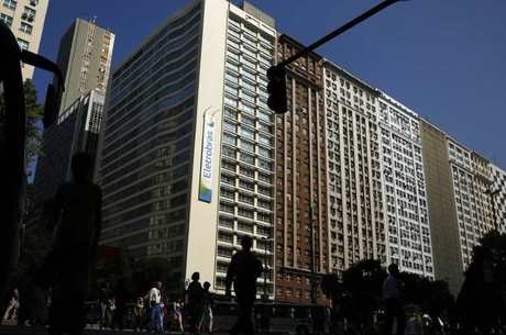 AGU e Câmara recorrem contra decisão que proíbe privatização da Eletrobras