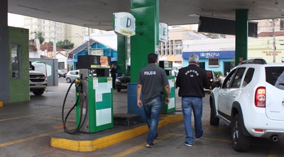 Procon autua dois postos de combustíveis e uma conveniência em força-tarefa na Capital
