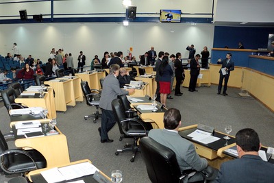 Vereadores votam quatro projetos na sessão de quinta-feira Vereadores votam quatro projetos na sessão de quinta-feira