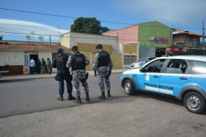 Integrando todas as forças policiais, Corumbá terá forte esquema de segurança para o carnaval Policiais militares patrulham ruas de Corumbá durante a Operação Cidade Tranquila