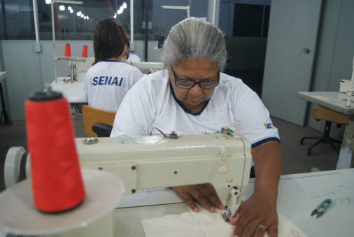 Rede Solidária II: nova unidade atenderá mais de 3,5 mil pessoas por mês Curso de corte e costura já prepara a primeira turma para o mercado de trabalho