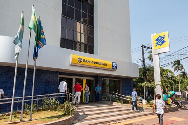 MP da Liberdade Econômica permite que bancos abram aos sábados MP da Liberdade Econômica permite que bancos abram aos sábados