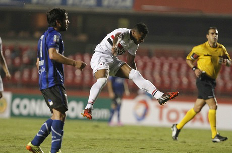 Michel Bastos marcou o gol que garantiu a vitória ao São Paulo
Reginaldo Castro/Gazeta Press