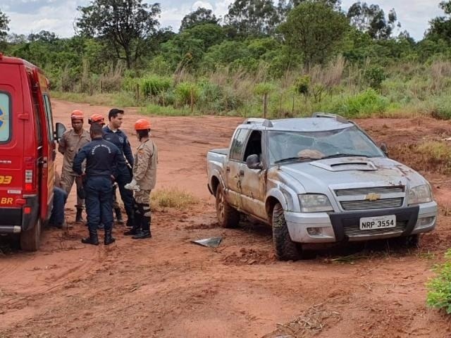 Motorista se fere ao perder controle de caminhonete e capotar na MS-135 (Foto: MS Todo Dia)