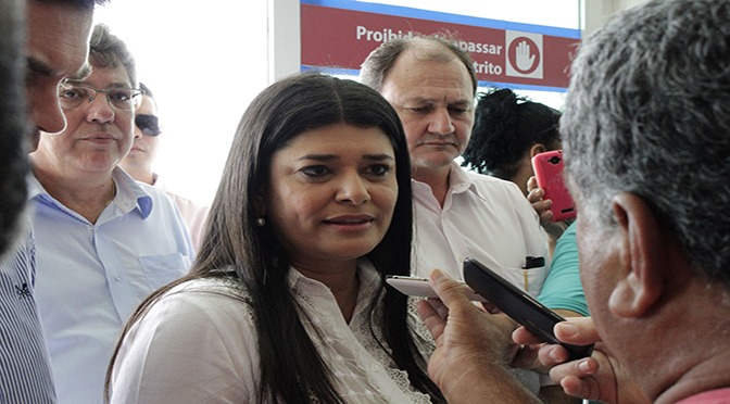 Governadora em exercício vai à passagem de comando dos Bombeiros e lança Vale Universidade Governadora em exercício vai à passagem de comando dos Bombeiros e lança Vale Universidade