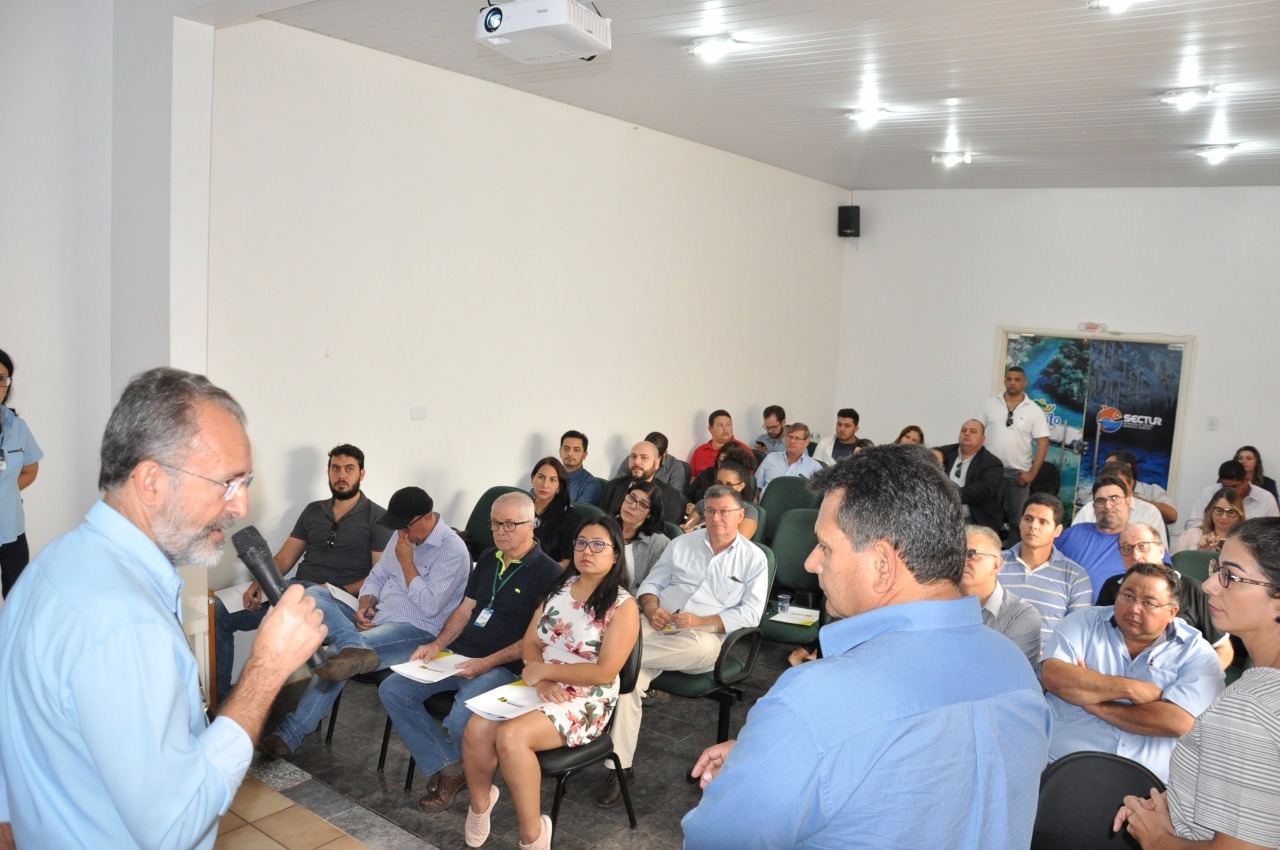 Série de cursos de regularização fundiária fecha com 250 servidores capacitados Zé Cabelo abriu o evento (Foto: Jabuty)