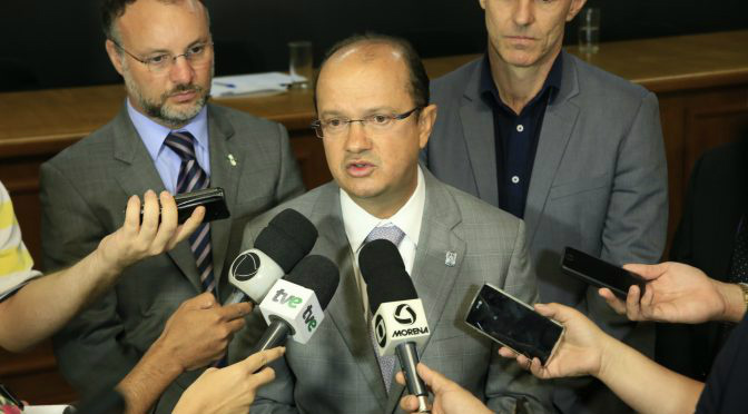 Reunião dos secretários de segurança pública de MS, MT e PR no mês de Janeiro/17.