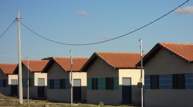 Agehab notifica beneficiários de Corumbá por inadimplência Divulgação
