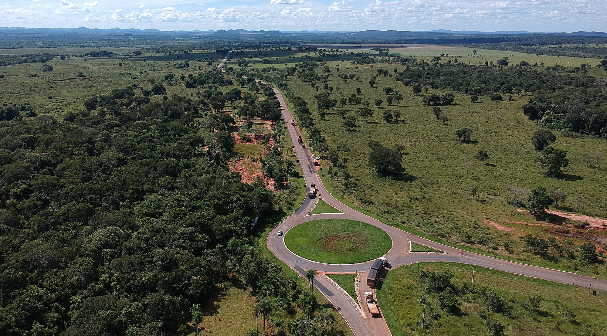 MS-178, entroncamento com a MS-382: fácil acesso beneficia turismo e agronegócio. Edemir Rodrigues