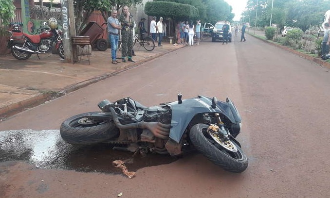 Motociclista bate em carro estacionado e morre após acidente Olimar Gamarra/Rio Brilhante em Tempo Real