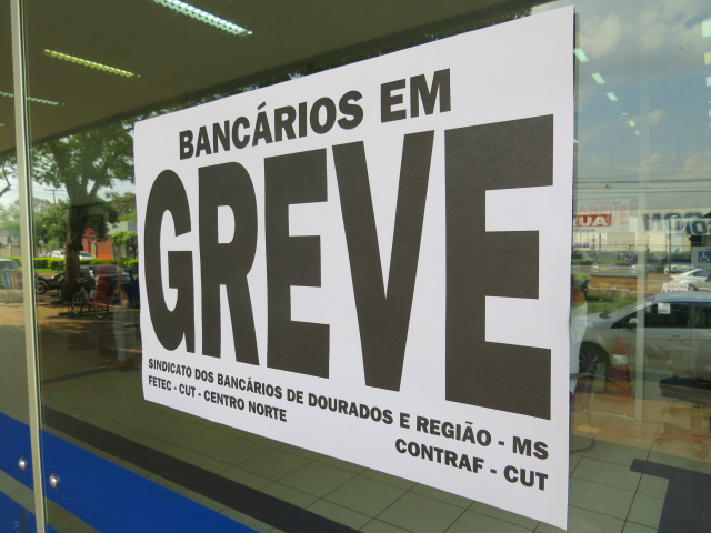 Sem qualquer proposta, bancários prometem ‘greve longa’ Agências continuam fechadas; apenas caixas eletrônicos estão operando normalmente (Foto: Rodrigo Bossolani)