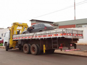Caminhão roubado em SP é encontrado em Dourados Veículo foi tomado em assalto no dia 25 de setembro - Foto: Osvaldo Duarte