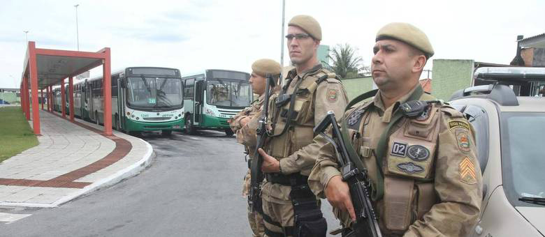 Após ataques a ônibus, coletivos estão saindo às ruas com escolta
Marcelo Bittencourt/Futura Press/Futura Press/Estadão Conteúdo