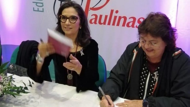 Livro sobre violência doméstica tem representantes da Casa da Mulher da Capital Livro sobre violência doméstica tem representantes da Casa da Mulher da Capital