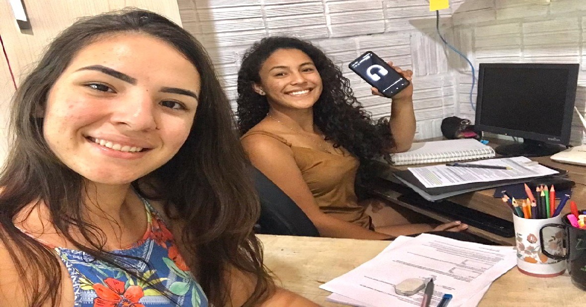 Professores utilizam aulas em vídeo e podcast para realização de aulas remotas