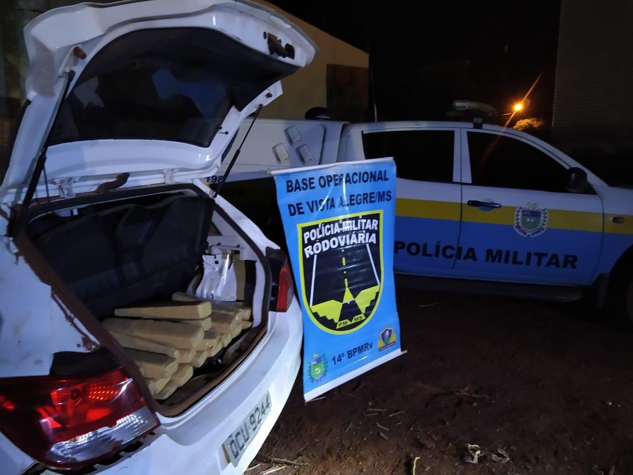Operação Fronteira Segura II: veículo com drogas fura bloqueio policial Divulgação