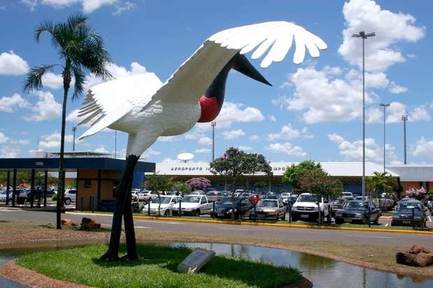 Taxistas perdem prazo de licitação e não podem ocupar ponto dentro de aeroporto (A Crítica)