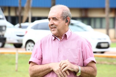 Secretário de Obras, Tahan Mustafa, falou sobre projetos para Dourados em entrevista a radialista – Arquivo

