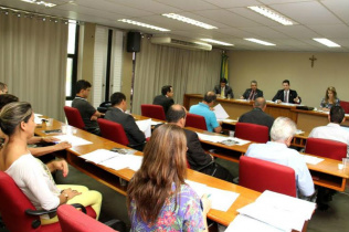 Foto: Wagner Guimarães ALMS
Frente Parlamentar em Defesa dos Direitos da Pessoa Idosa reúne-se no plenarinho