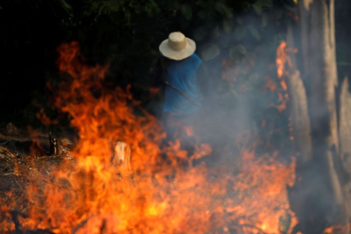 Bolsonaro autoriza uso das Forças Armadas contra incêndios na Amazônia REUTERS / Bruno Kelly