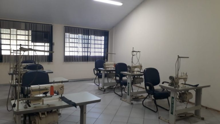 Prefeitura vai produzir 12 mil máscaras por dia para doar a servidores e comunidades