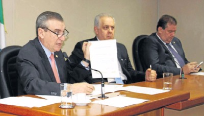 CPI analisa pedir bloqueio de bens da JBS para repor perdas Paulo Corrêa apresenta documento da JBS reconhecendo não ter cumprido acordo - Foto: Wagner Guimarães/ALMS