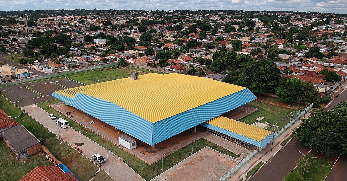 Governo do Estado entrega centro poliesportivo da Vila Almeida Governo do Estado entrega centro poliesportivo da Vila Almeida