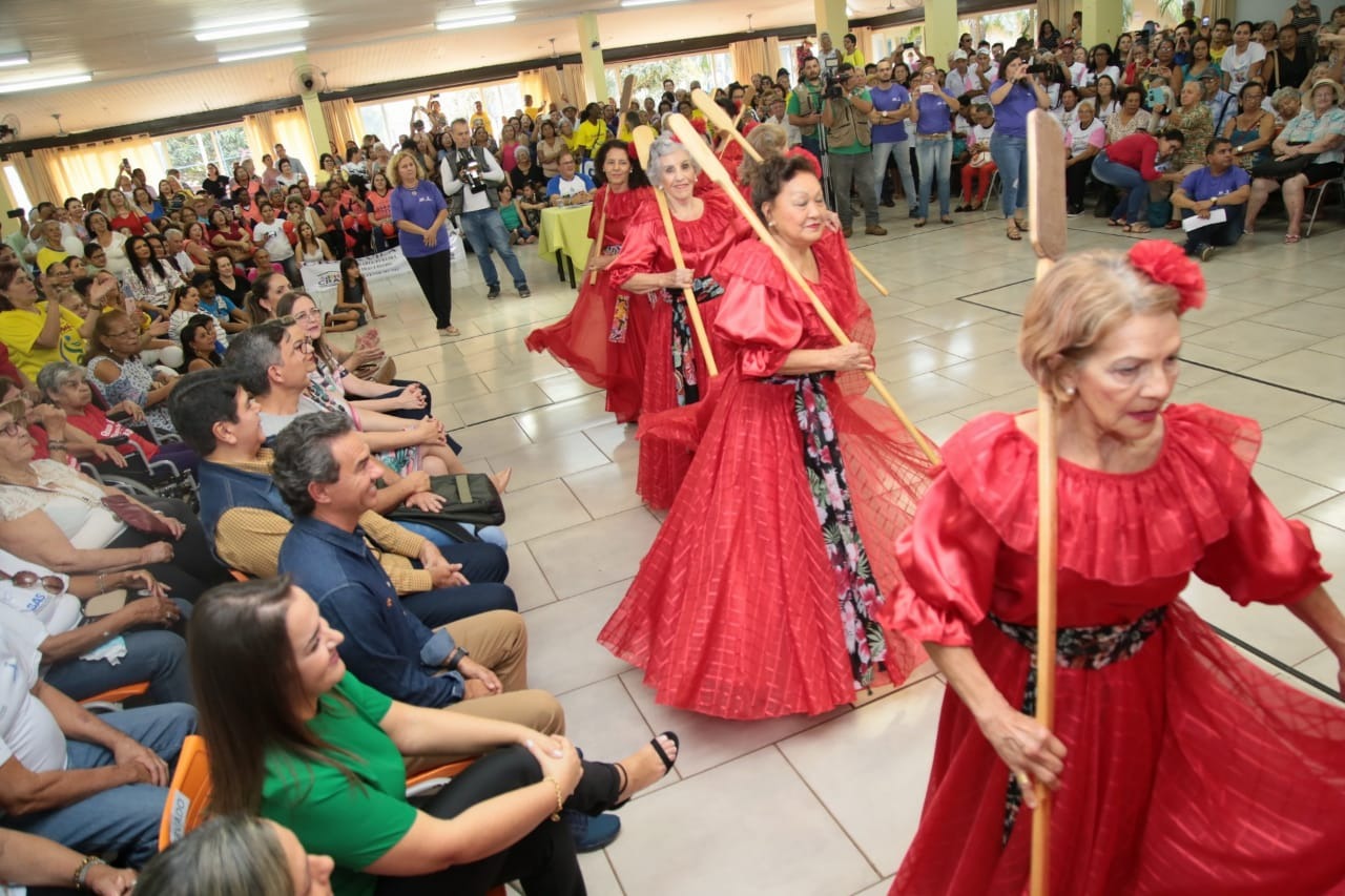 Festival dos Idosos encerra com coroação do Miss e Mister Terceira idade Festival dos Idosos encerra com coroação do Miss e Mister Terceira idade