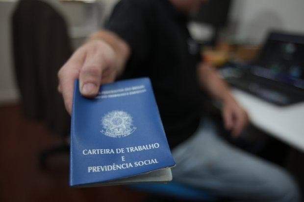 Deputado Neno Razuk propõe criação do Cadastro Especial de Primeiro Emprego (Mauricio Vieira)