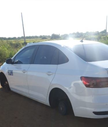 Taxista desaparece e polícia encontra veículo abandonado sem as rodas