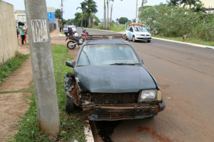 Condutor contou que foi fechado por caminhão (Foto: Fernando Antunes)