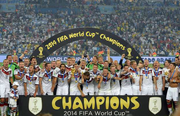 © Foto: Fabrice Coffrini/AFP Votos para Romário equivalem a 61 públicos no Maracanã na final da Copa.