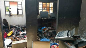 Entrada da casa onde moram os assassinos de Jair Oliveira, no barro Estrela Tovi - Fotos: Osvaldo Duarte

Foto: Osvaldo Duarte