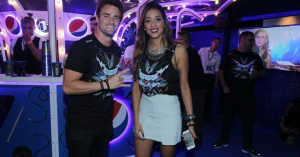 Separados, ex-BBBs Talita e Rafael passam por saia justa e posam juntos Ex-namorados passaram por saia justa - Foto: AgNews