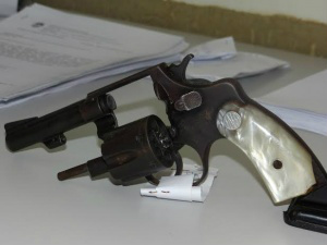 Arma foi apreendida e era usada como sociedade entre amigos - Foto: Osvaldo Duarte