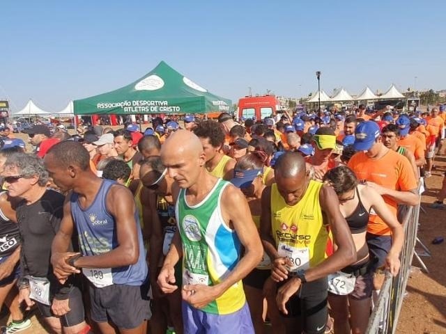 Mais de 300 atletas participam da corrida pedestre dos Jogos Radicais Urbanos Clayton Neves/CG News