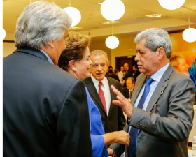 André, Delcídio e Dilma se reuniram para traçar estratégias para o 2°turno. (Fotos Divulgação)