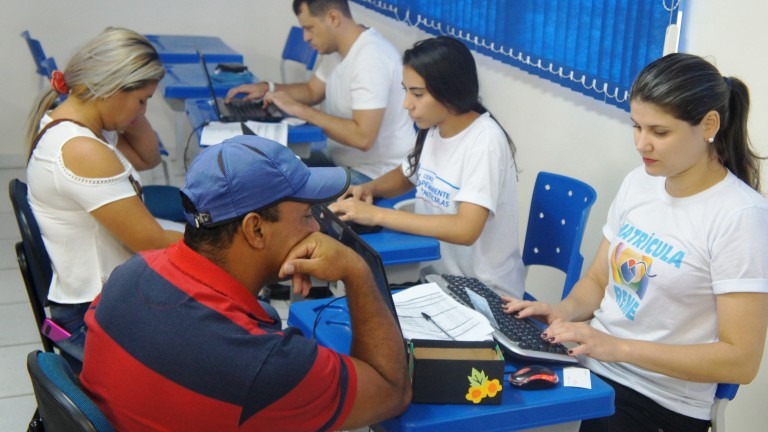 Pais e responsáveis pelos estudantes têm até o dia 31 para efetivar matrículas na Reme