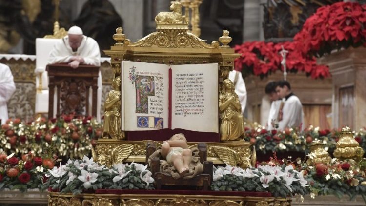 Papa Francisco celebra Missa do Galo no Vaticano Missa de Natal na Basílica de São Pedro com o Papa Francisco (Vatican Media)