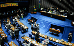 Senado deve votar projeto que prorroga prazo para repatriação de recursos nesta terça Senado deve votar projeto que prorroga prazo para repatriação de recursos nesta terça