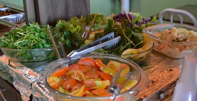 Baixa dos preços nos alimentos, que fechou o ano com deflação, foi anulada pelos aumentos de custos para manter estruturas de restaurantes - Foto: Álvaro Rezende / Correio do Estado