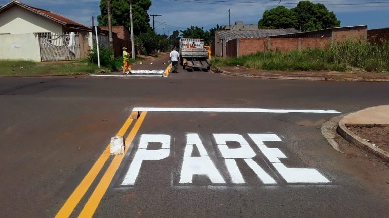 Prefeitura investe na sinalização de bairros pela Capital Divulgação