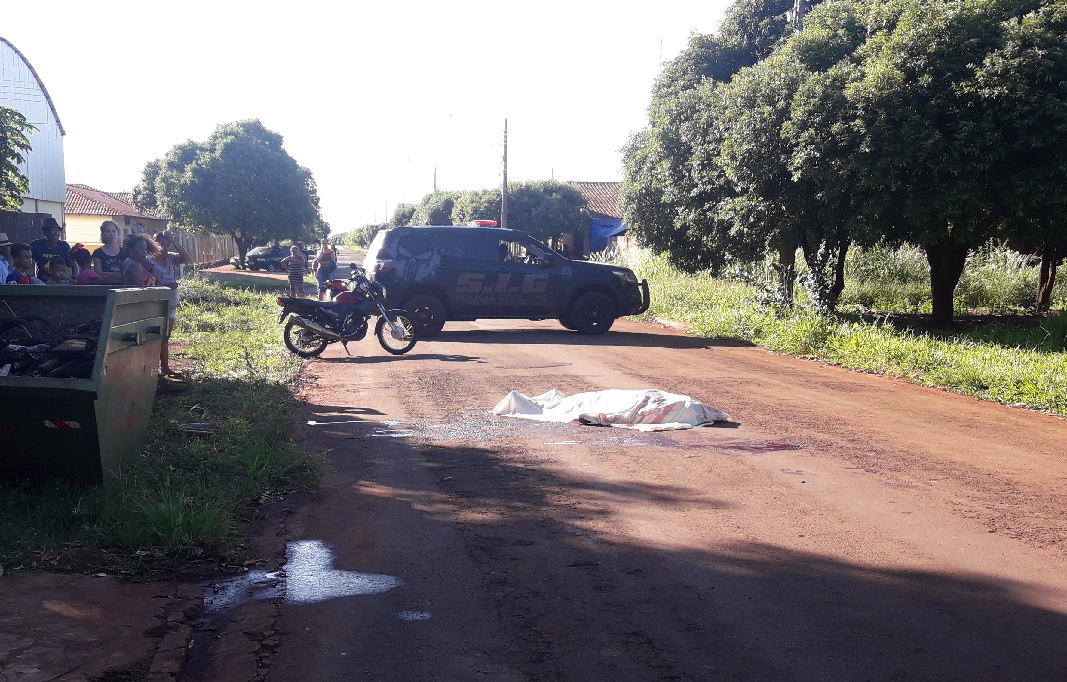 Após discussão, rapaz mata irmão gêmeo a facada Jeferson 22 anos, morreu no local. Olimar Gamarra/Rio Brilhante Tempo Real