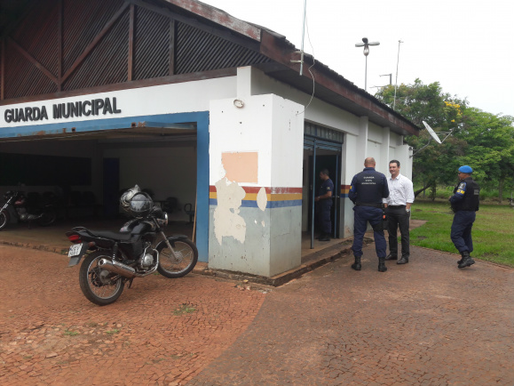 ​Salineiro visita Comando e bases da Guarda Municipal para ouvir solicitações