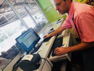 Emissão do bilhete eletrônico no terminal rodoviário de Campo Grande (Foto: Eucatur/Divulgação)
